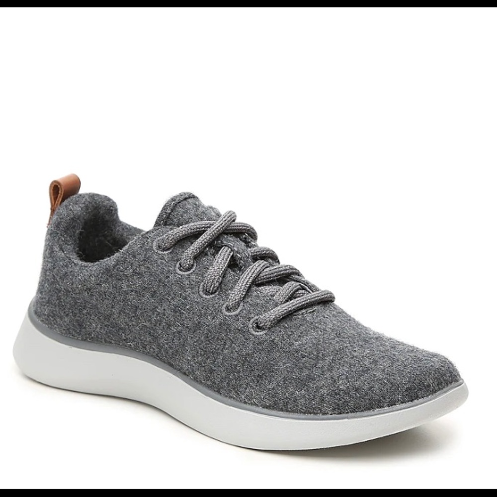 NWT- Dr. Scholl’s Free Step Sneaker